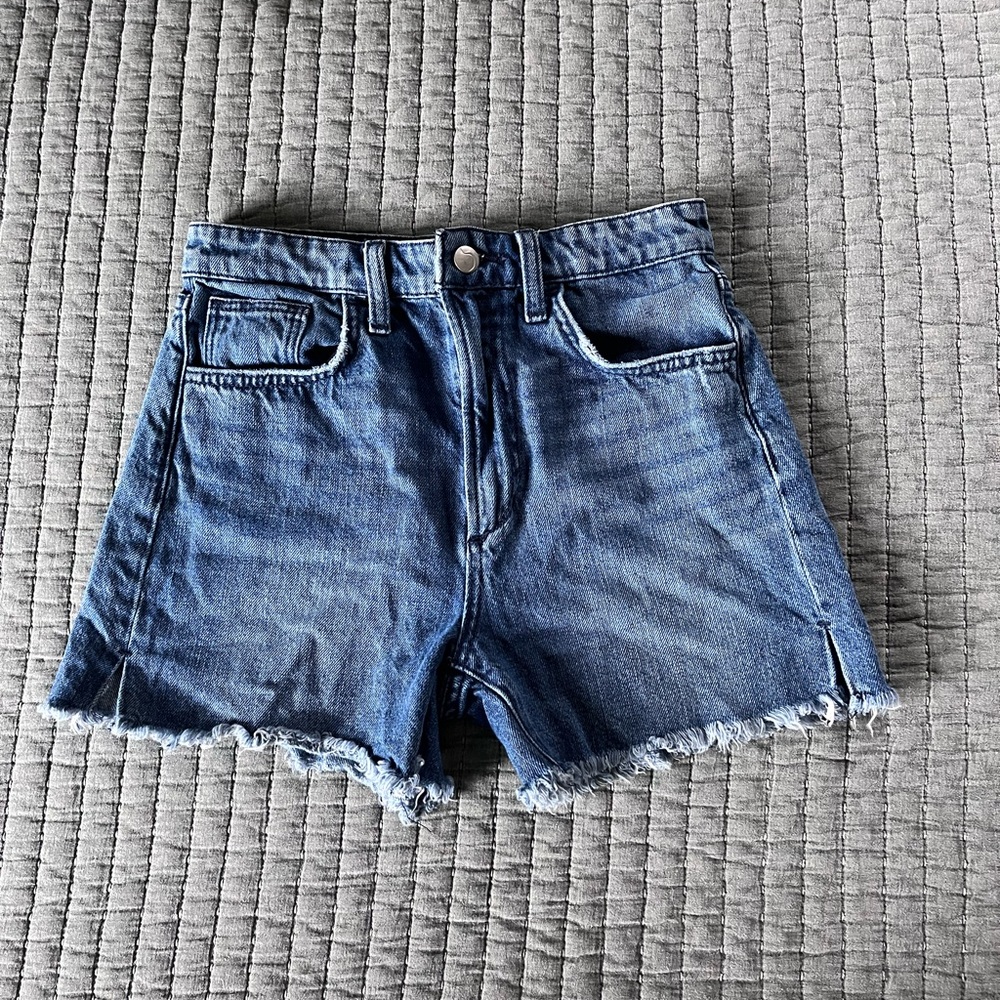 Joe’s Jeans “The Kinsley” 4” Denim Shorts, size 25